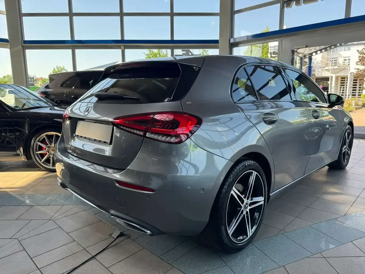 Gebraucht Mercedes A200 Avantgarde 163 PS (119 kW) 2018 Mountaingrau  met. Kleinwagen