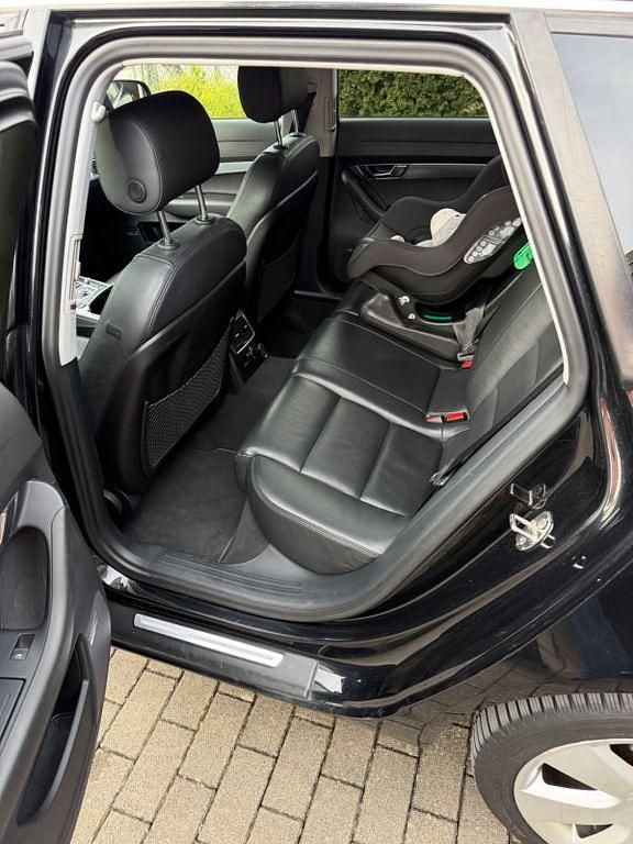 Gebraucht Audi A6 Ambiente 190 PS (139 kW) 2010 Schwarz Kombi