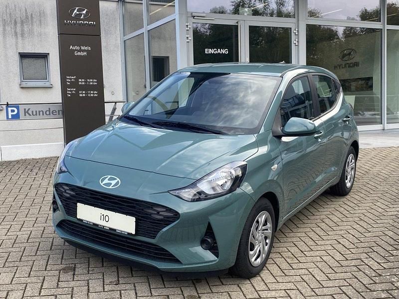 Mangorve green Neu 2025 Hyundai i10 Select Kleinwagen | 15.890 € (Fairer Preis) - Bild 1/4