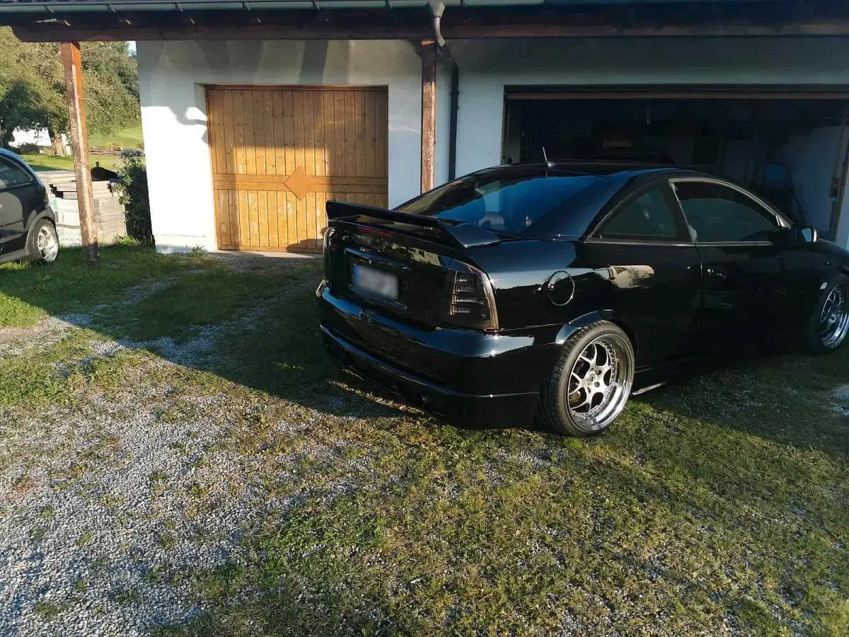 Gebraucht Opel Astra 200 PS (147 kW) 2001 Schwarz Coupé