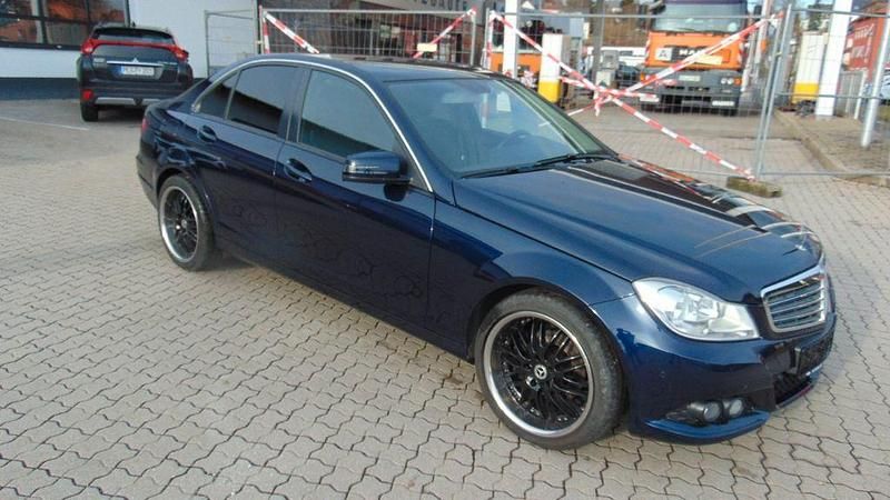 Gebraucht Mercedes C220 170 PS (125 kW) 2013 Blau Limousine