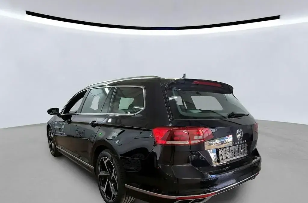 Gebraucht VW Passat R-line 190 PS (139 kW) 2022 Schwarz Kombi