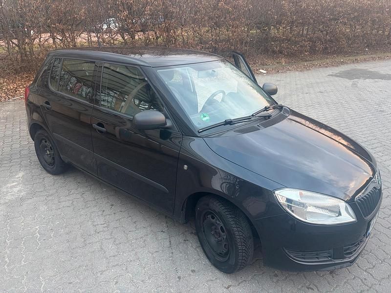 Gebraucht Skoda Fabia 60 PS (44 kW) 2011 Schwarz Kleinwagen