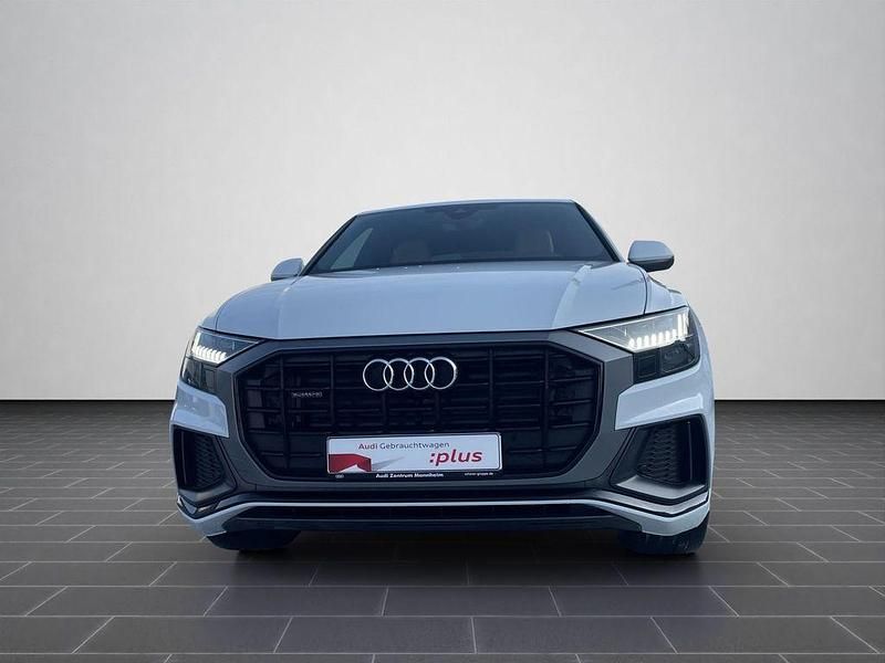 Gebraucht Audi Q8 Ambiente 286 PS (210 kW) 2022 Gletscherweiß metallic (metallic) SUV