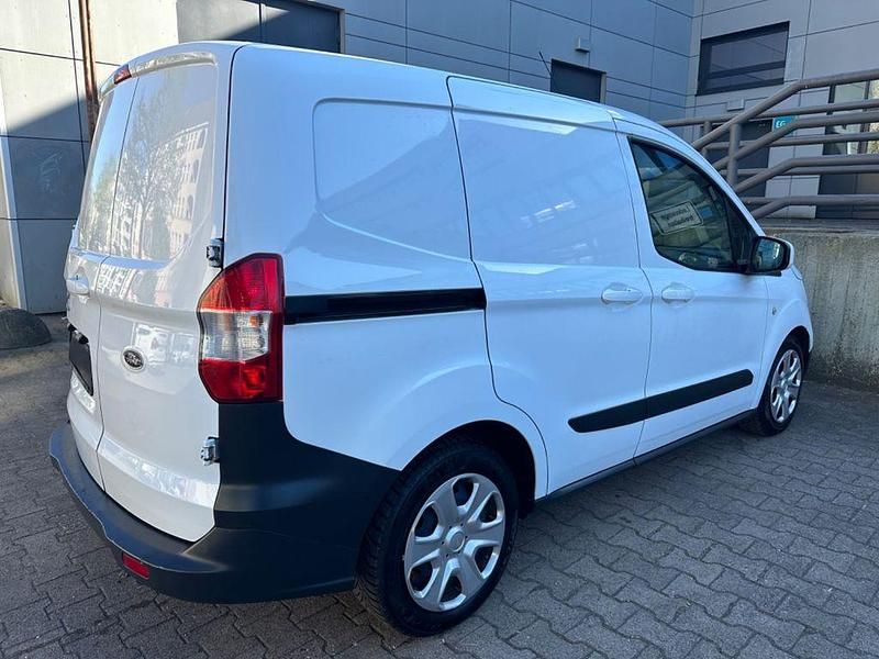 Usado Ford Transit 95 HP (69 kW) 2017 Branco Monovolume