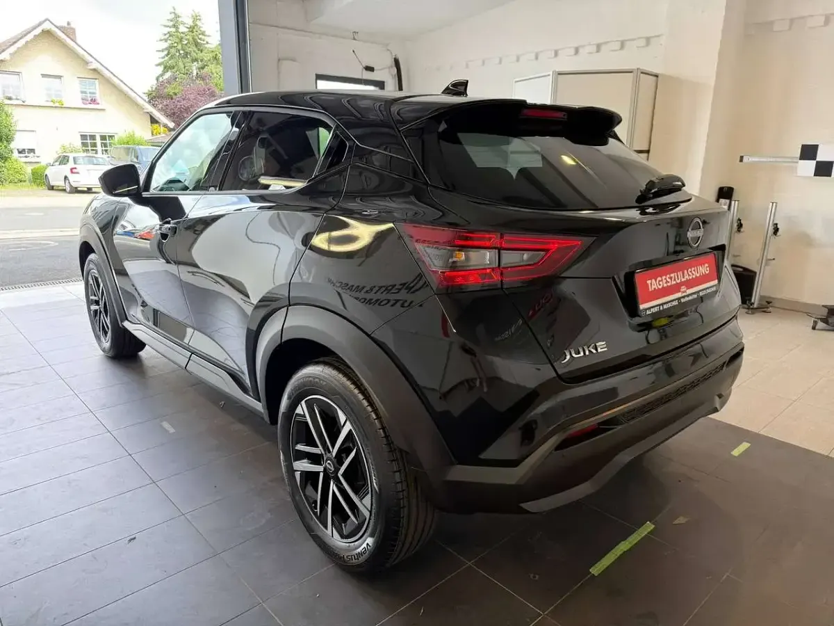Neu Nissan Juke N-Connecta 114 PS (83 kW) 2026 Pearl black SUV
