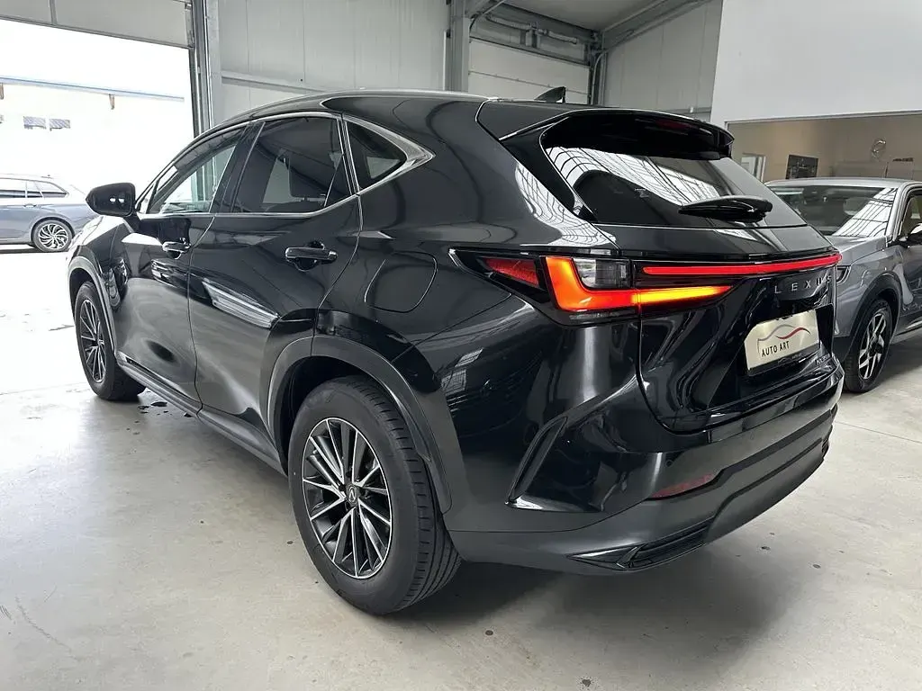 Gebraucht Lexus NX350h 243 PS (178 kW) 2022 Schwarz SUV