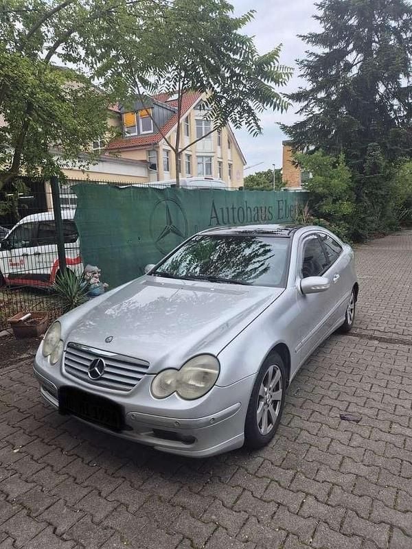 Gebraucht 2002 Mercedes C220 Coupé | 3.000 € (Etwas zu teuer) - Bild 1/3