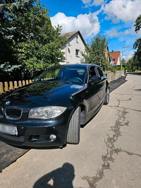 Schwarz Gebraucht 2007 BMW 120 Coupé M Sport Coupé | 3.499 € - Bild 1/4