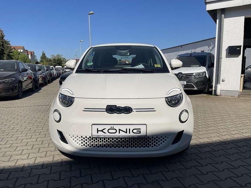 Weiß Gebraucht 2023 Fiat 500e Kleinwagen | 23.999 € (Fairer Preis) - Bild 1/4