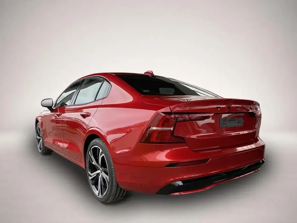 Gebraucht Volvo S60 Ultimate 250 PS (183 kW) 2023 Manufacturer Limousine