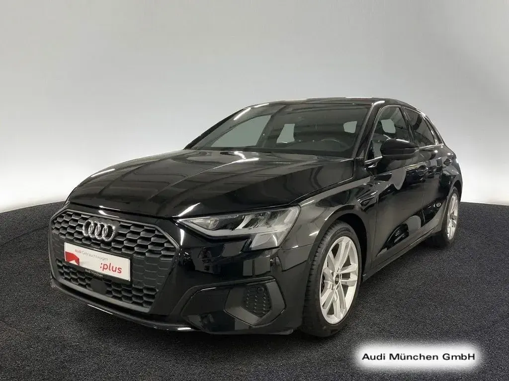 Używany Audi A3 Performance 110 KM (80 kW) 2023 Czarny Sedan/Limuzyna