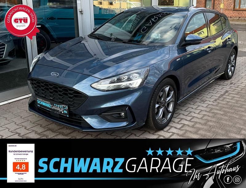 Blau Gebraucht 2021 Ford Focus ST-Line Limousine | 17.990 € (Fairer Preis) - Bild 1/3