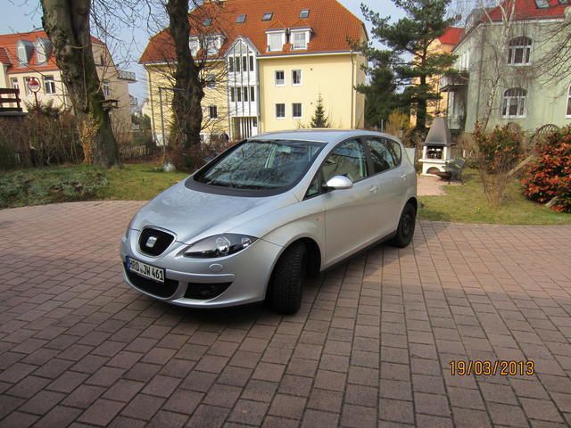 Silber metallic Gebraucht 2005 Seat Altea Van / Kleinbus | 5.900 € (Teuer) - Bild 1/3