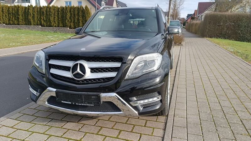 Schwarz Gebraucht 2014 Mercedes GLK220 AMG SUV | 21.499 € (Fairer Preis) - Bild 1/4