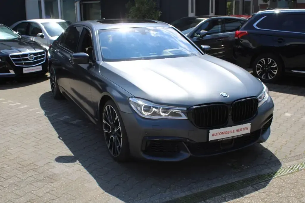 Gebraucht BMW M760 Performance 609 PS (447 kW) 2018 Grau Limousine