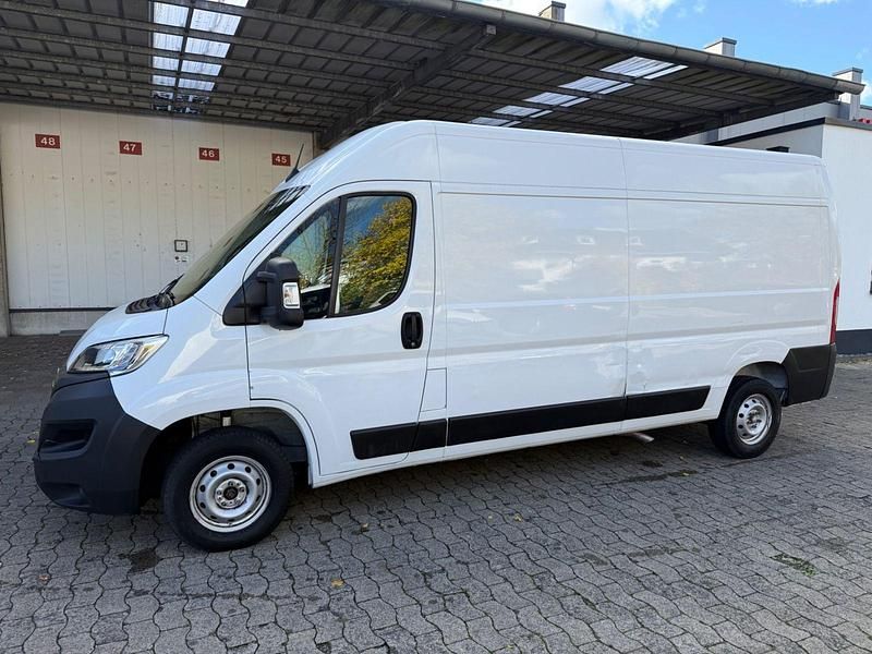 Weiß Gebraucht 2022 Opel Movano Edition Van | 14.999 € (Etwas zu teuer) - Bild 1/4