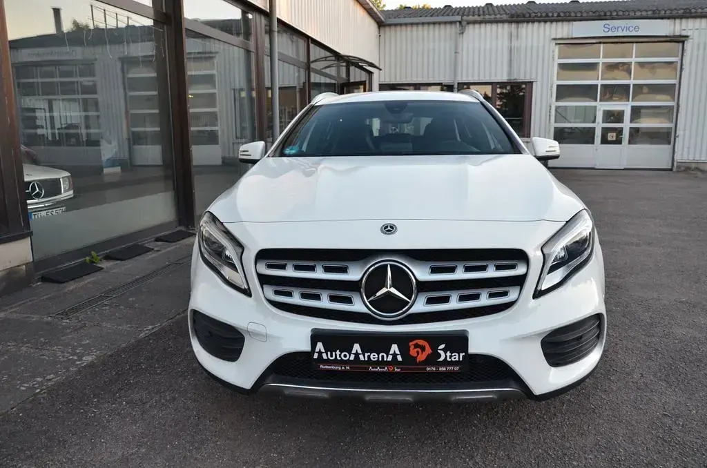 Gebraucht Mercedes GLA180 AMG 122 PS (89 kW) 2019 Weiß SUV