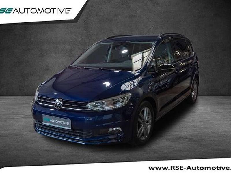 Blau Gebraucht 2020 VW Touran Highline Van / Kleinbus | 25.490 € (Guter Preis) - Bild 1/4