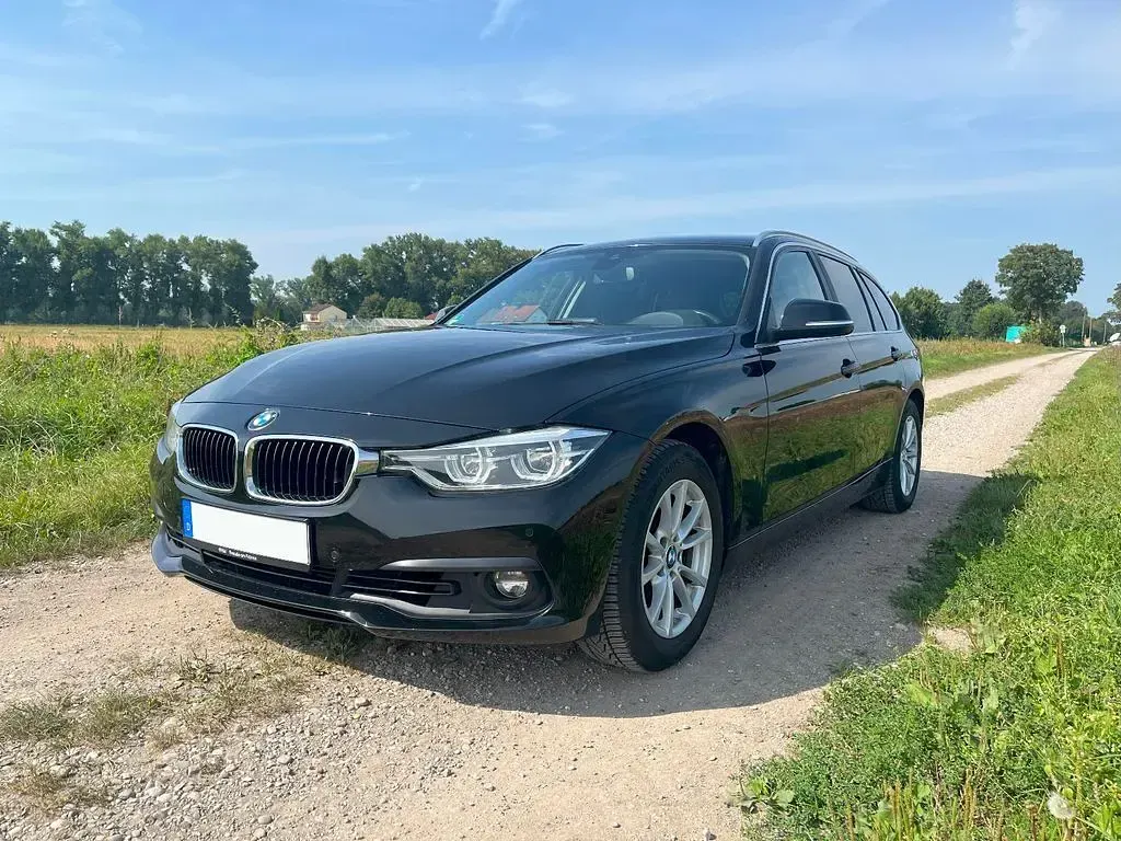 Gebraucht BMW 318 Advantage 136 PS (100 kW) 2019 Schwarz Kombi