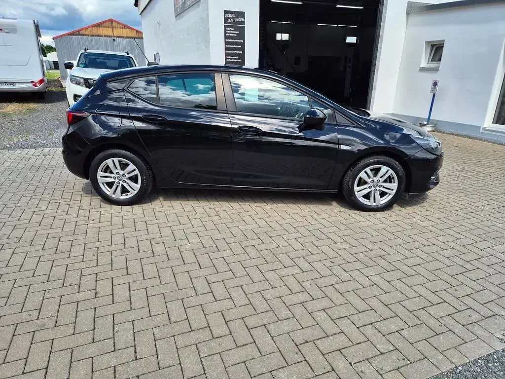 Gebraucht Opel Astra Edition 131 PS (96 kW) 2020 Schwarz Limousine