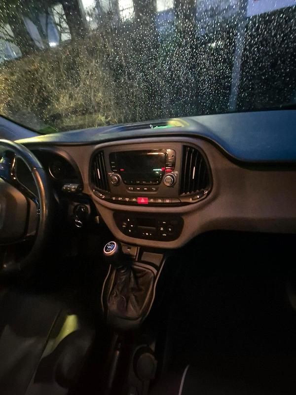 Gebraucht Fiat Doblò 2015 Schwarz Van / Kleinbus