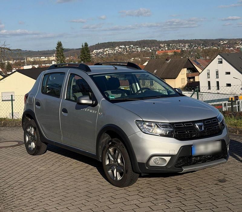 Gebraucht Dacia Sandero Prestige 90 PS (66 kW) 2017 Grau Limousine
