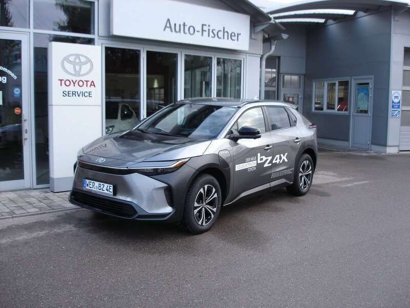 Palladium silber Gebraucht 2022 Toyota bZ4X Comfort SUV | 33.100 € (Fairer Preis) - Bild 1/4