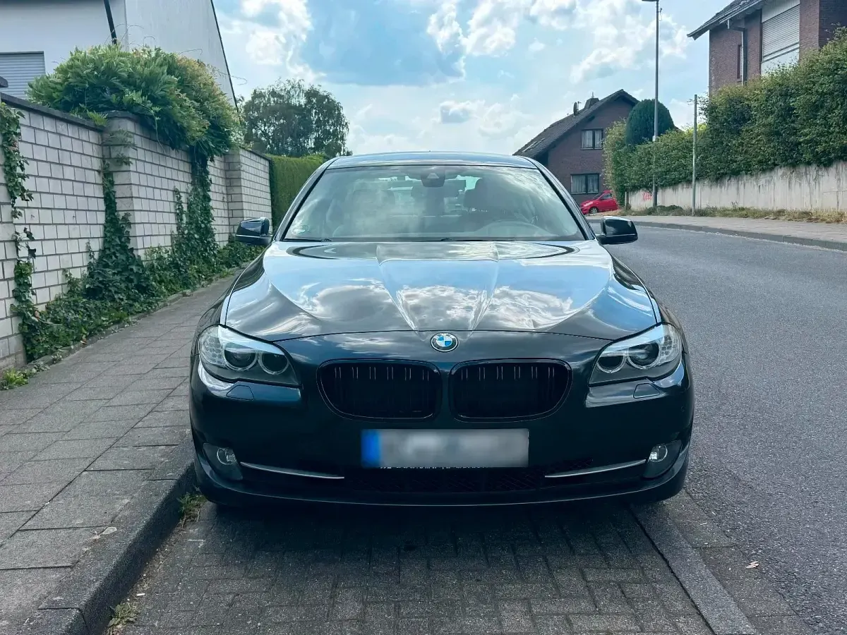Gebraucht BMW 520 184 PS (135 kW) 2013 Grau Kombi
