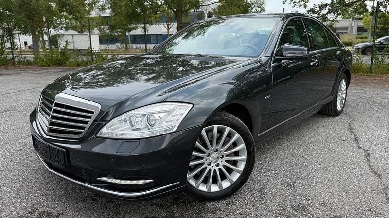Grau Gebraucht 2011 Mercedes S350 Limousine | 15.900 € (Fairer Preis) - Bild 1/4