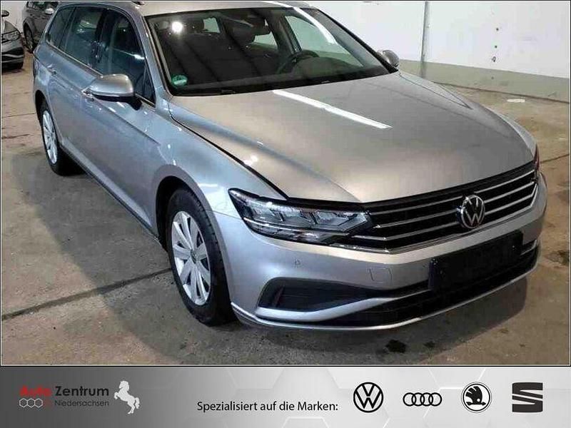 Silber Gebraucht 2022 VW Passat Conceptline Kombi | 22.970 € (Guter Preis) - Bild 1/4