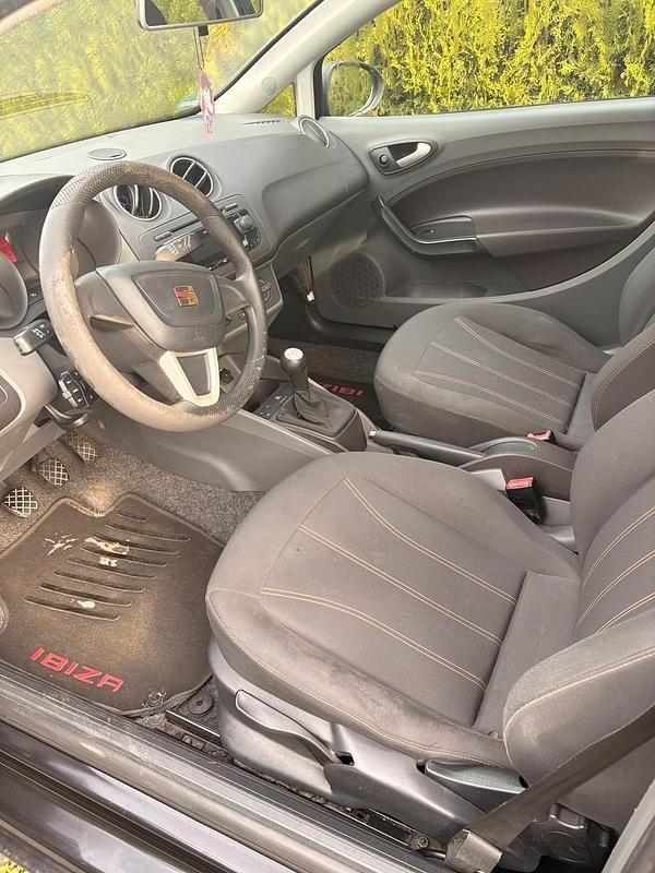 Gebraucht Seat Ibiza 69 PS (50 kW) 2011 Schwarz Kleinwagen