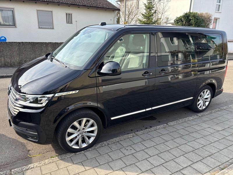 Gebraucht VW Multivan 143 PS (105 kW) 2021 Schwarz Van