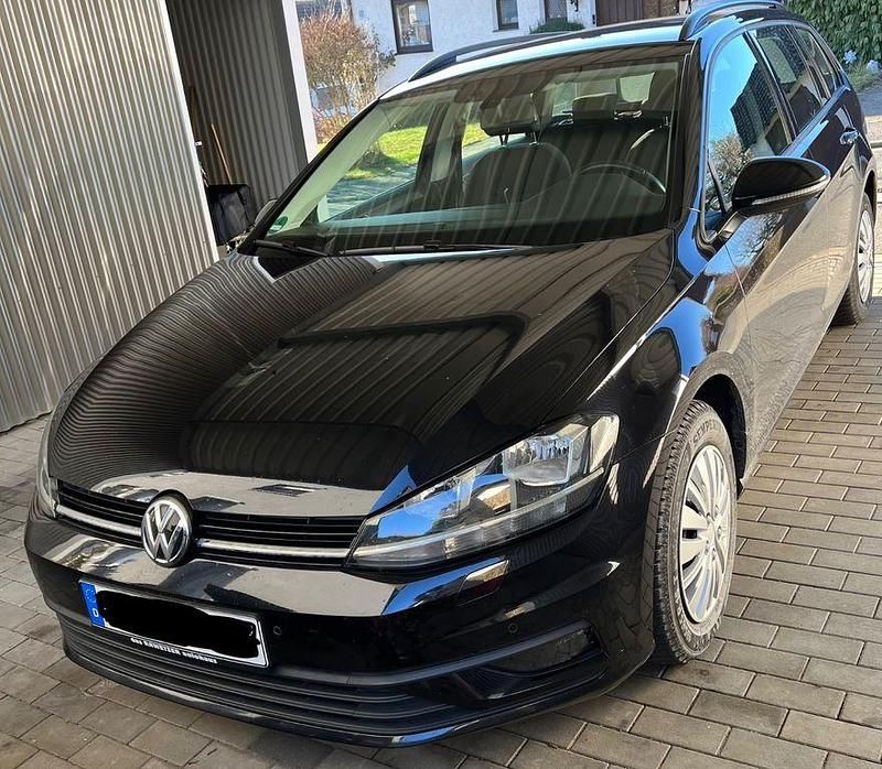 Gebraucht VW Golf VII Comfortline 116 PS (85 kW) 2017 Schwarz Kombi