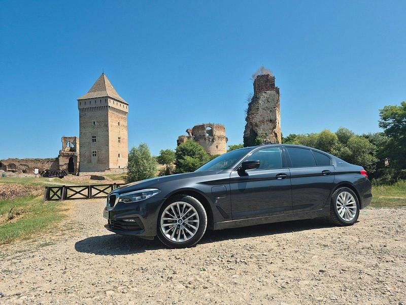 Schwarz Gebraucht 2018 BMW 530e Sport Line Limousine | 21.700 € (Etwas zu teuer) - Bild 1/4