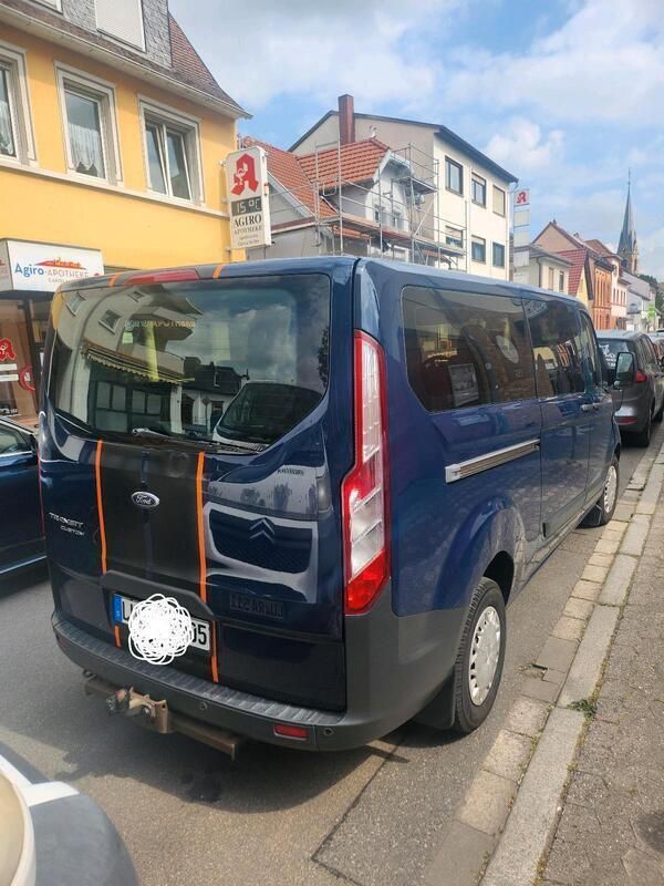 Blau Gebraucht 2015 Ford Transit Custom Van / Kleinbus | 16.900 € - Bild 1/3