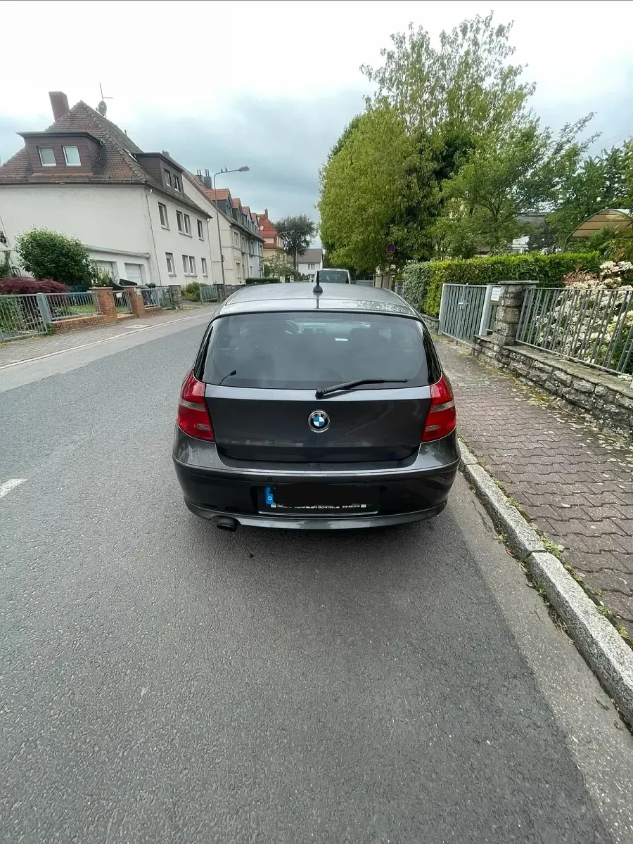 Gebraucht BMW 118 143 PS (105 kW) 2009 Grau Kleinwagen