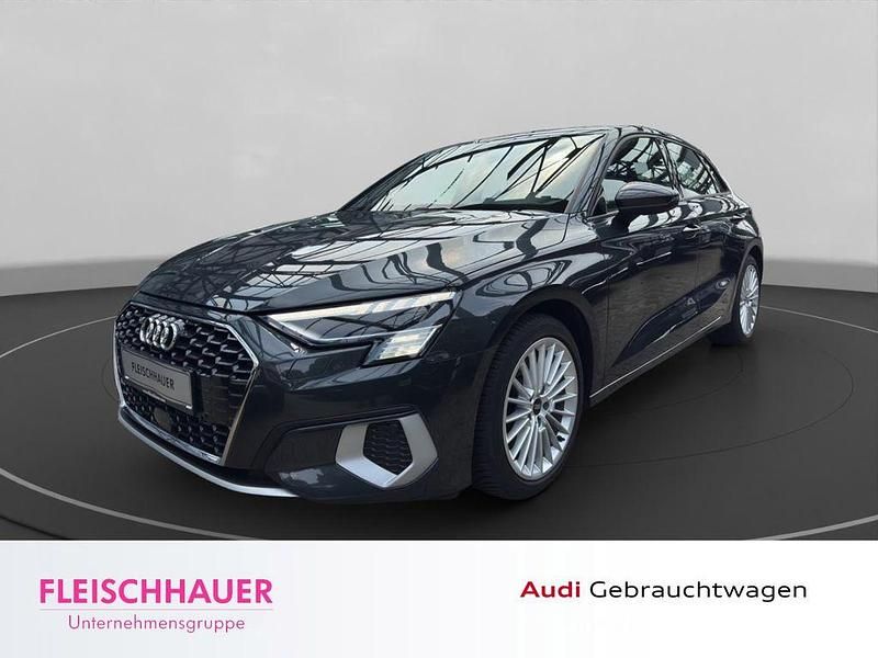 Grau Gebraucht 2021 Audi A3 Sportback Advanced Limousine | 24.440 € (Fairer Preis) - Bild 1/4