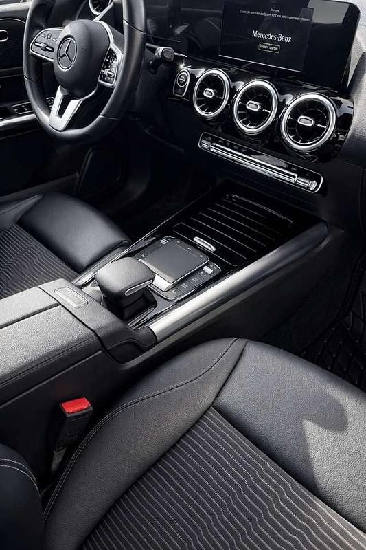 Gebraucht Mercedes B200 150 PS (110 kW) 2022 Schwarz Van / Kleinbus