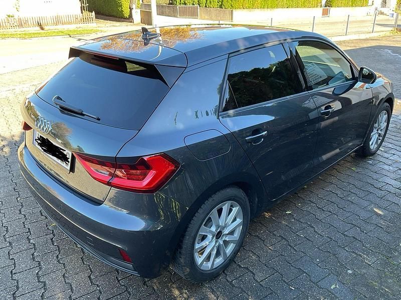 Gebraucht Audi A1 Advanced 116 PS (85 kW) 2024 Grau SUV