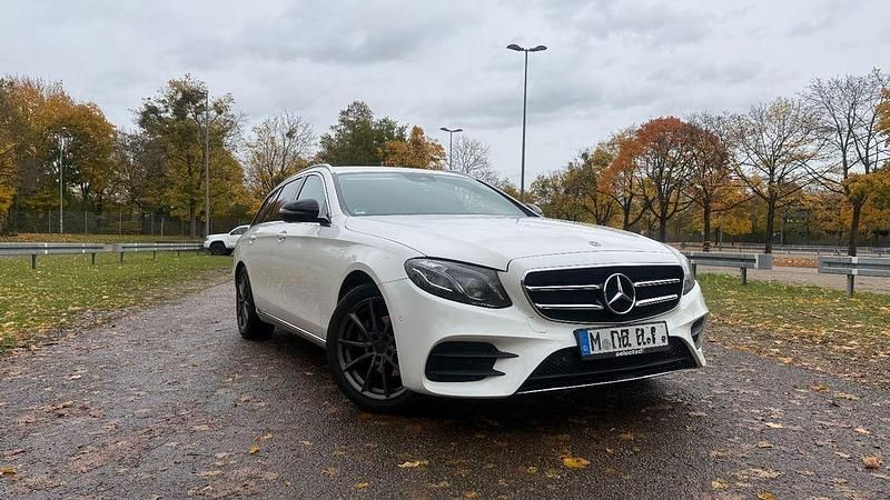 Gebraucht Mercedes E220 AMG line 194 PS (142 kW) 2017 Weiß Kombi