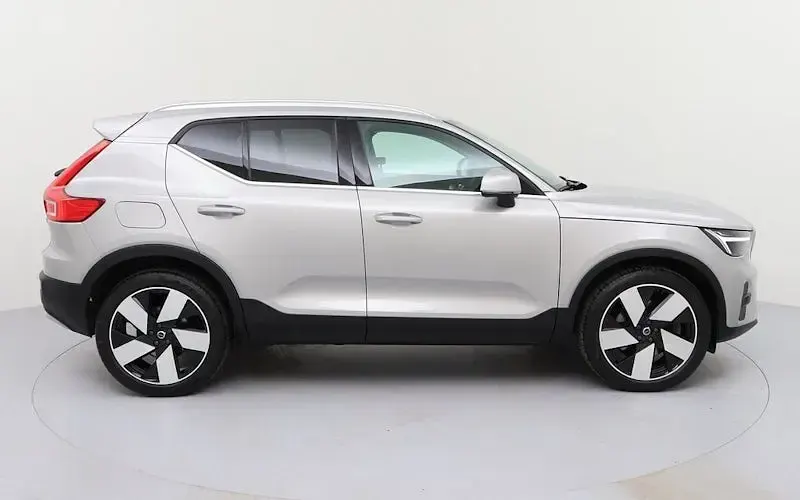 Gebraucht Volvo XC40 Plus 261 PS (191 kW) 2022 Silver dawn SUV