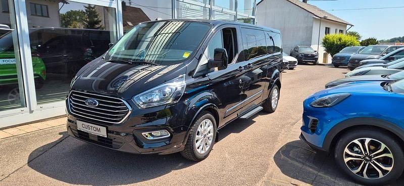 Schwarz Gebraucht 2023 Ford Tourneo Custom Van | 42.900 € (Fairer Preis) - Bild 1/4