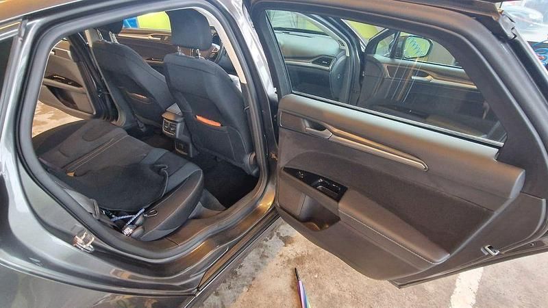 Gebraucht Ford Mondeo Titanium 150 PS (110 kW) 2017 Grau Limousine