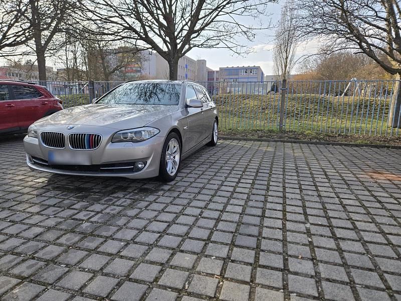 Gebraucht BMW 525 218 PS (160 kW) 2012 Gold Kombi
