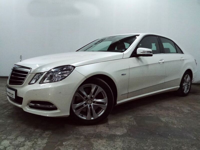 Weiß Gebraucht 2011 Mercedes E350 Limousine | 15.333 € (Etwas zu teuer) - Bild 1/4