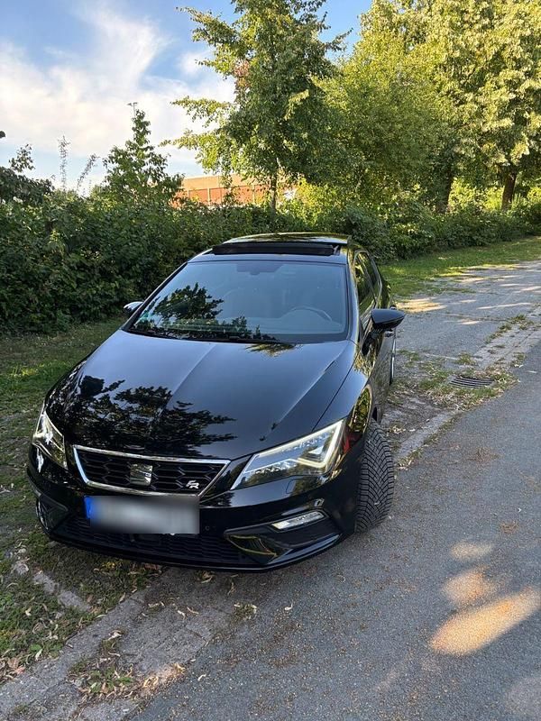 Schwarz Gebraucht 2017 Seat Leon FR Limousine | 14.400 € (Fairer Preis) - Bild 1/4