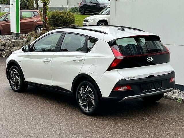Gebraucht Hyundai Bayon Trend 101 PS (74 kW) 2023 Andere farbe SUV