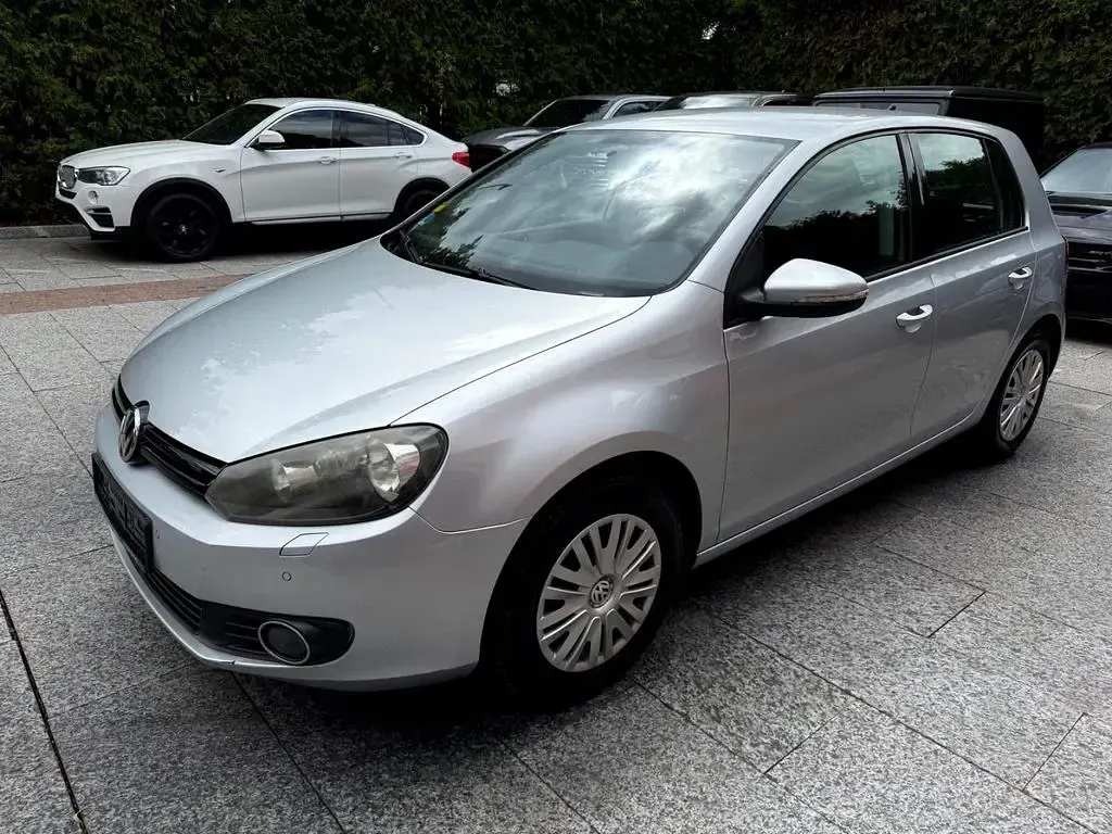 Gebraucht VW Golf VII Trendline 105 PS (77 kW) 2012 Silber Limousine