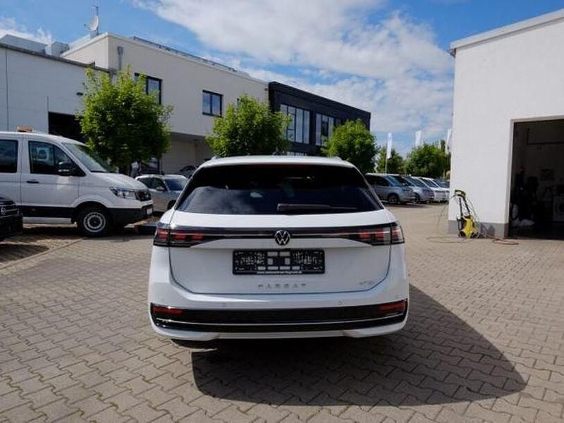 Gebraucht VW Passat Elegance 150 PS (110 kW) 2024 Weiß Kombi